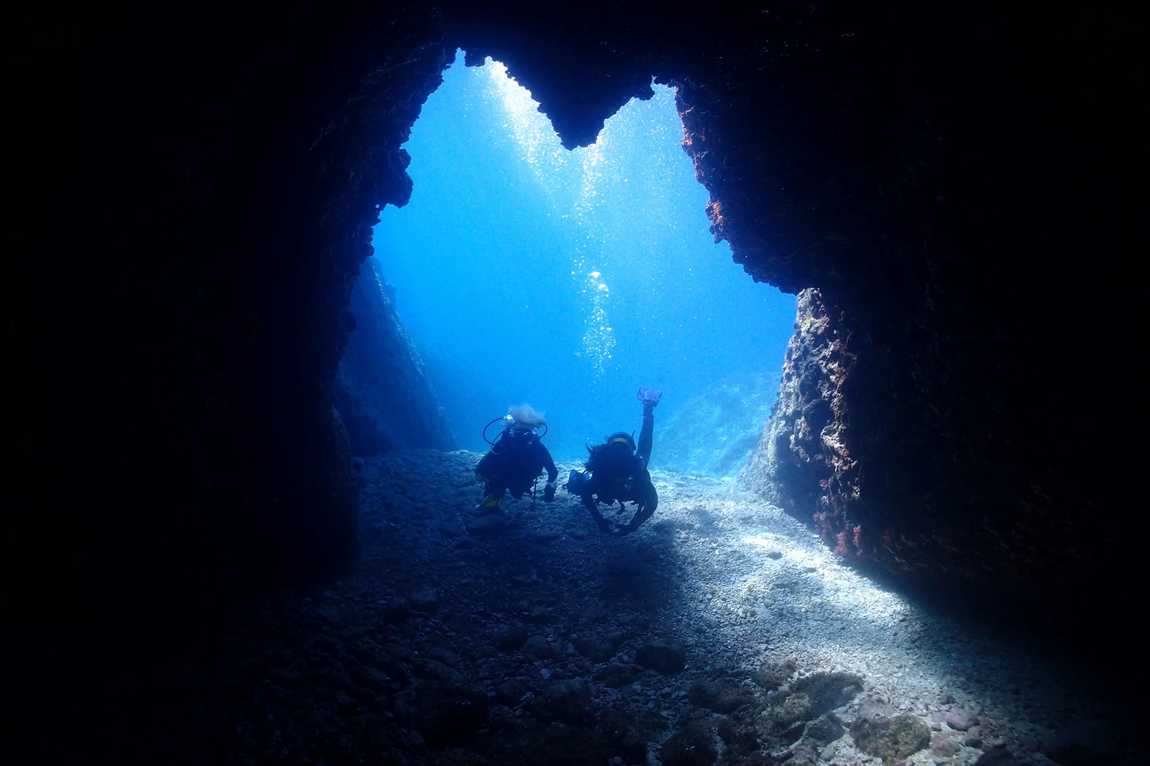 Punta Travna cave dive